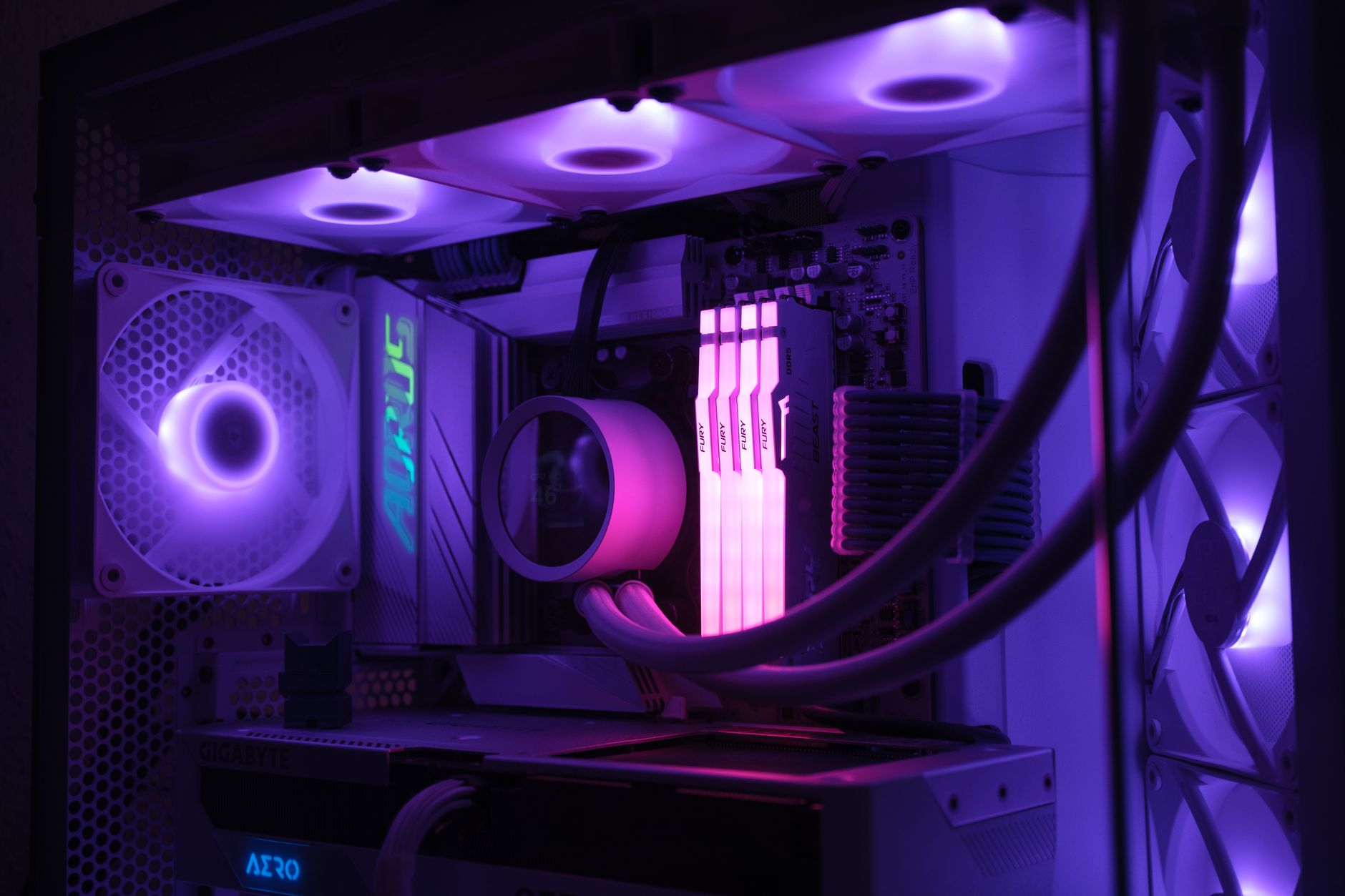 Visual illustration for studi kasus Roblox Hardware & Gaming Setup Performance